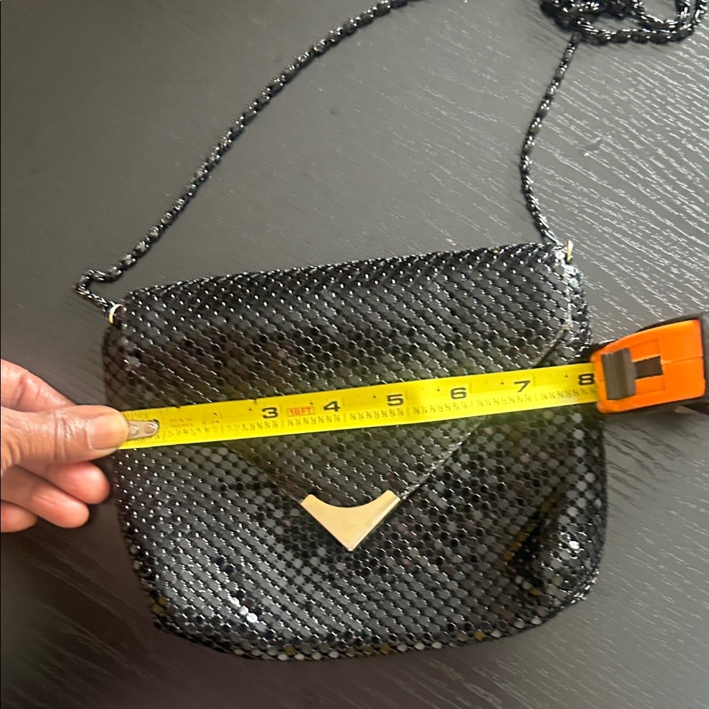 Elegant Black Crossbody Bag with Gold Detail - Picture 16 of 16